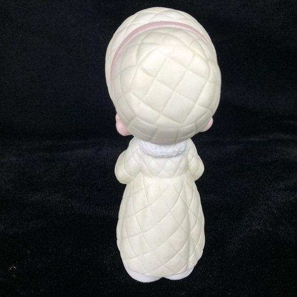 1986 Precious Moments Figurine Wishing You a Cozy Christmas 102342 Olive Branch - Picture 6 of 8